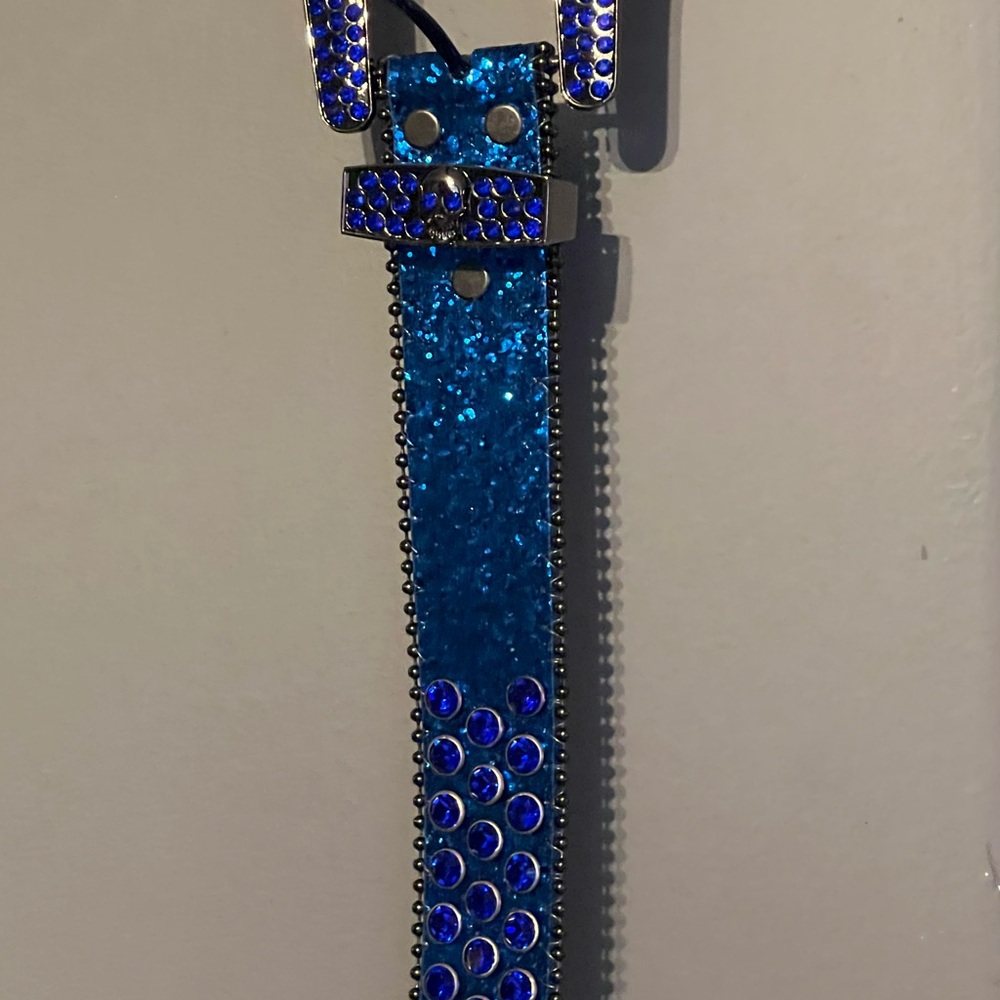 Electric Blue Glittery Belt with Scale Pattern and Square Buckle